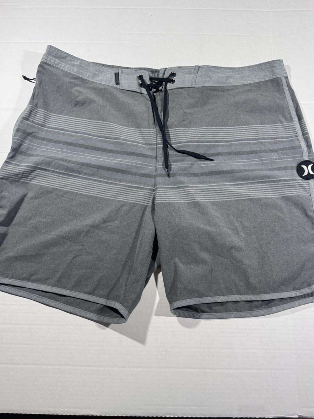 Hurley Men’s Gray Striped Board Shorts Bottom Size 38 Drawstring